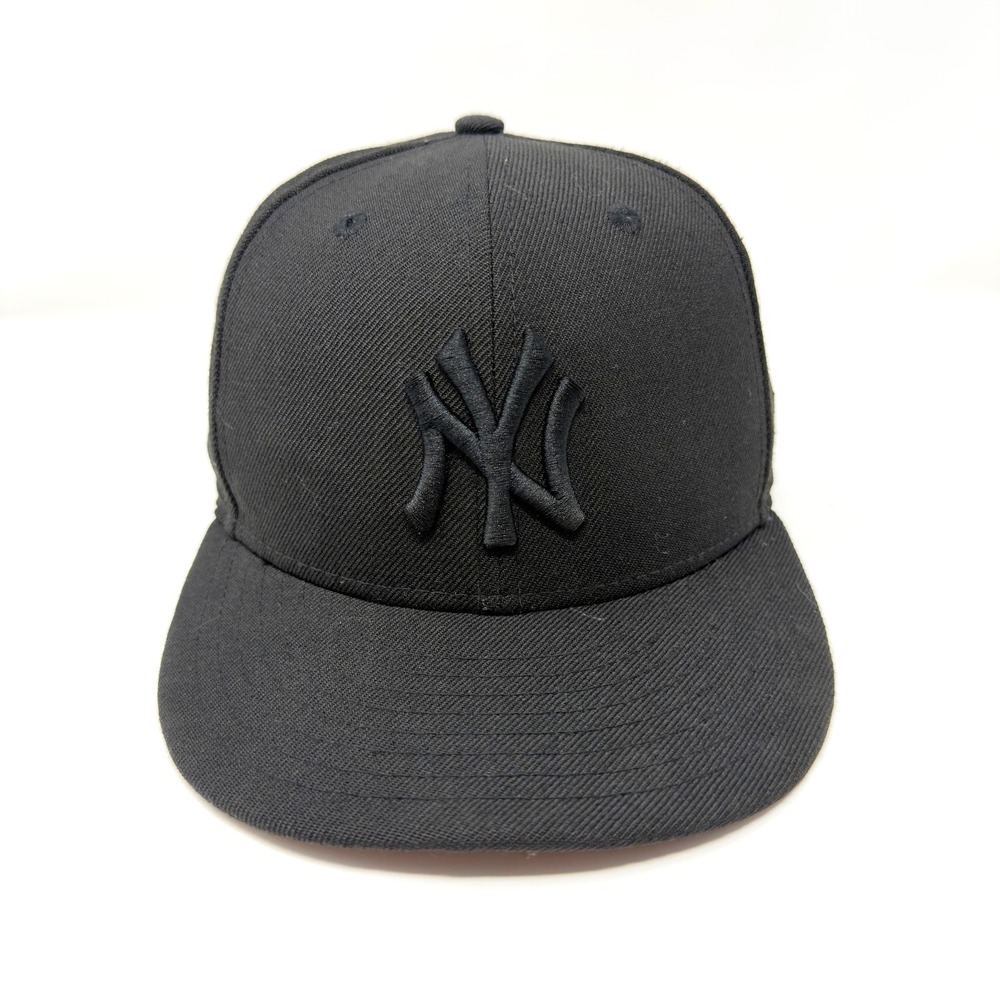 New Era 59FIFTY New York Yankees Blackout Fitted Hat Black 7 1/4‎